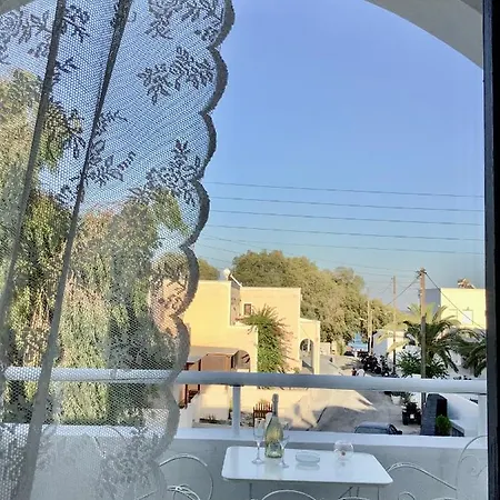 Aparthotel Maina Kamari (Santorini)