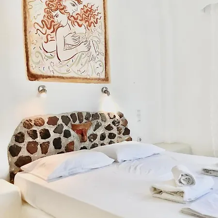 Maina Aparthotel *