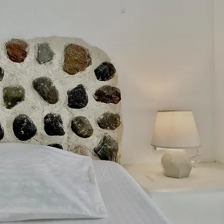 Maina Aparthotel *