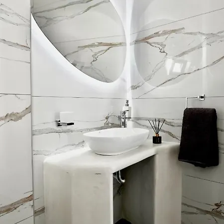 Maina Aparthotel Kamari (Santorini)