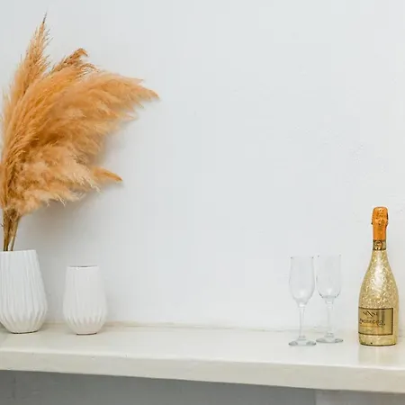 Maina Hotel apartamentowy 3*