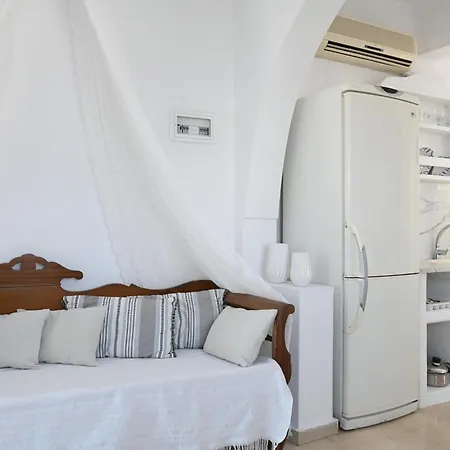 Maina Aparthotel