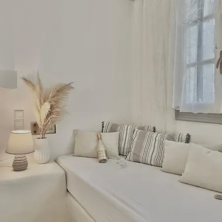 Maina Aparthotel *