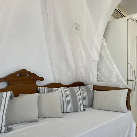 Maina Aparthotel