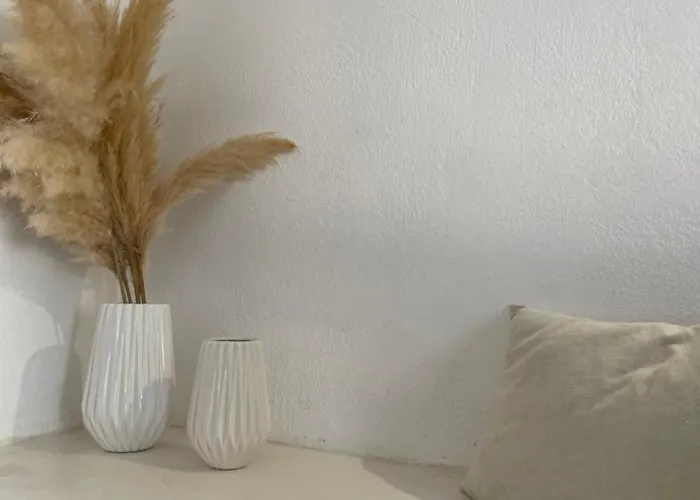 Maina Apartahotel Kamári