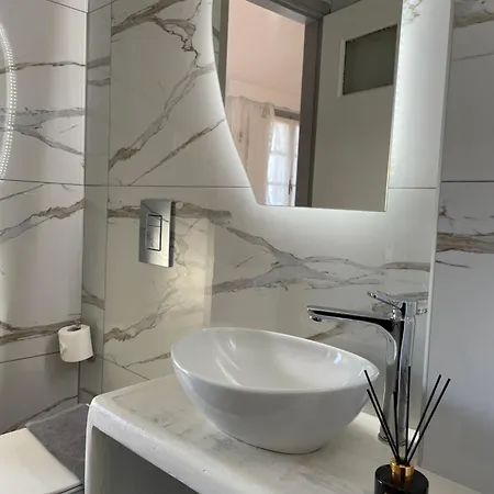 公寓式酒店 Maina 3*